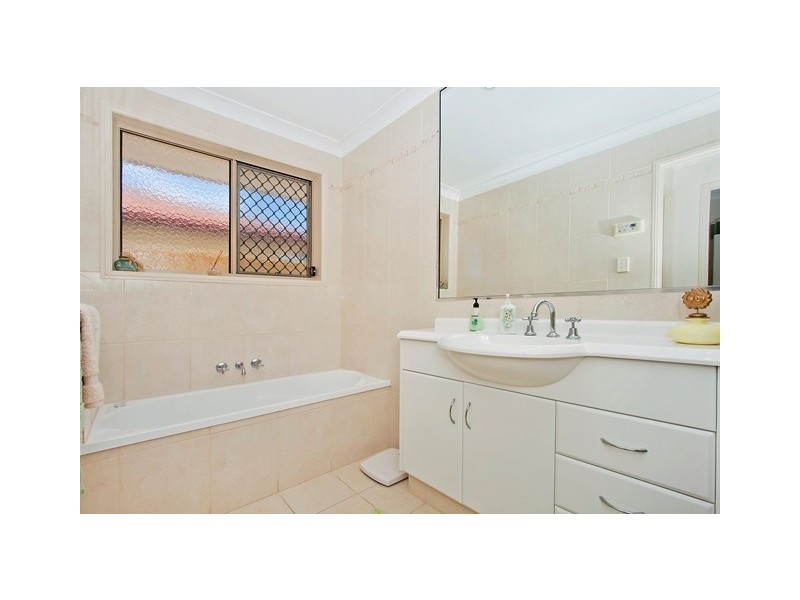 2 / 10 Magnolia Cres, Banora Point NSW 2486