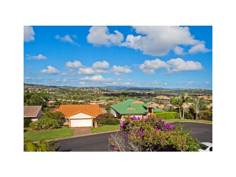14 St Andrews Way, Banora Point NSW 2486