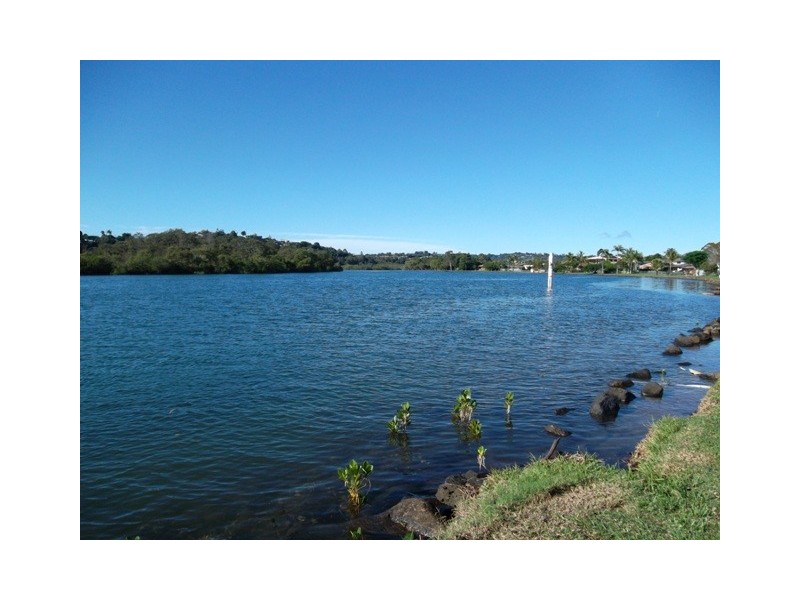 1 / 2 Red Bass Ave, Tweed Heads West NSW 2485