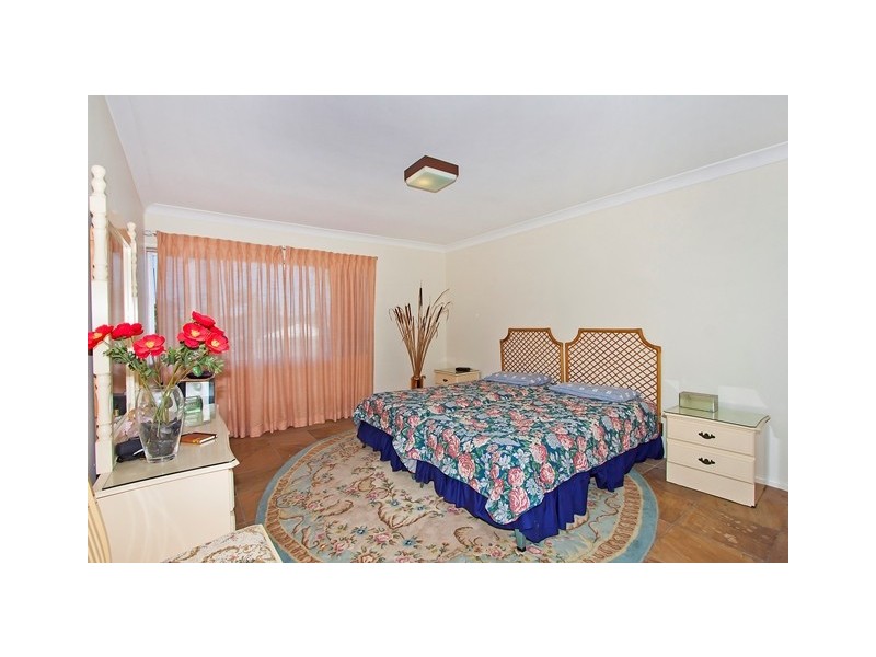 40 Jacaranda Ave, Tweed Heads West NSW 2485