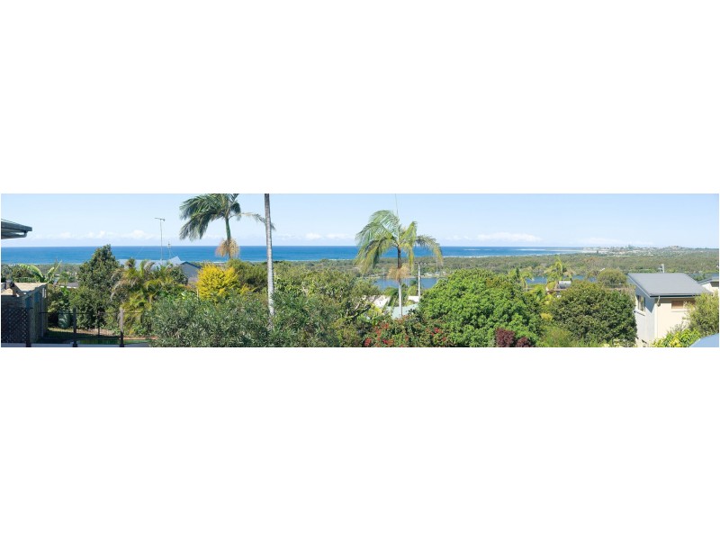 38B Walter Cres, Banora Point NSW 2486