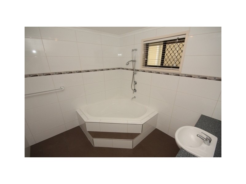 5 Piggabeen Rd, Tweed Heads West NSW 2485
