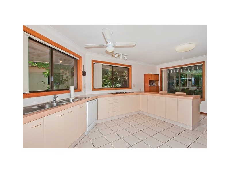 14 St Andrews Way, Banora Point NSW 2486
