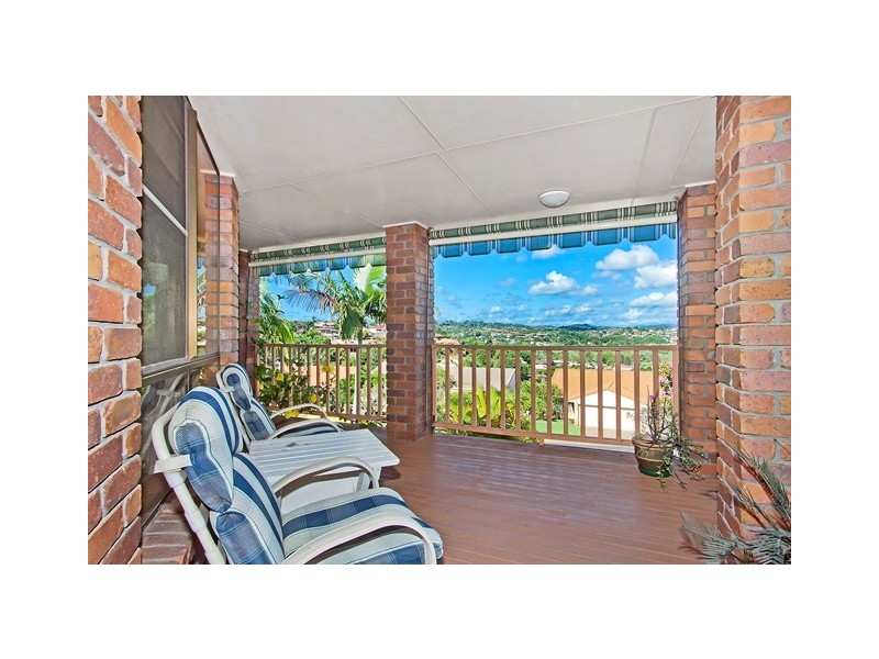 14 St Andrews Way, Banora Point NSW 2486