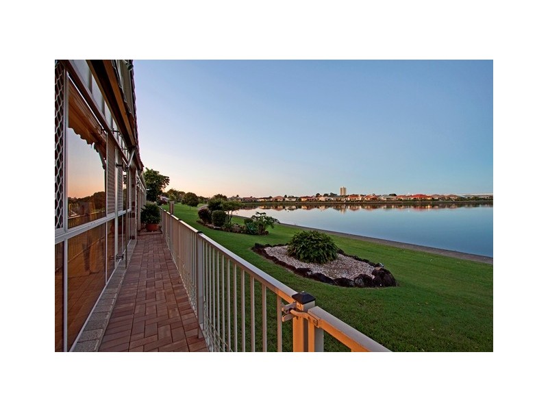 7 Liberty Pl, Banora Point NSW 2486