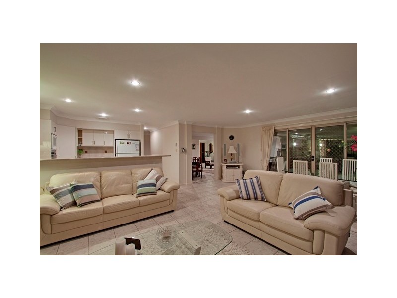 7 Liberty Pl, Banora Point NSW 2486