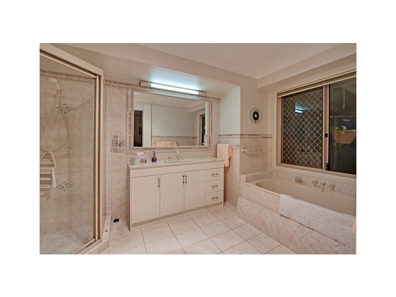 7 Liberty Pl, Banora Point NSW 2486