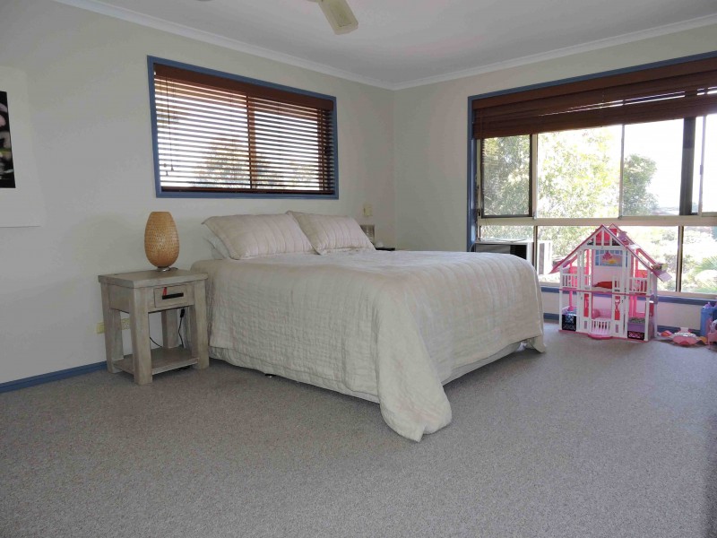 21 Kintyre Crescent, Banora Point NSW 2486