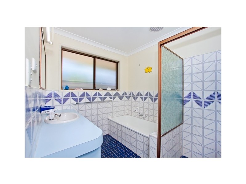 6 Toolona Ave, Banora Point NSW 2486