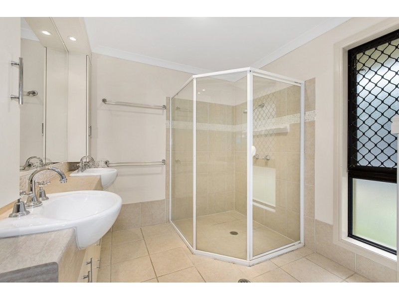 23 Daintree Close, Banora Point NSW 2486