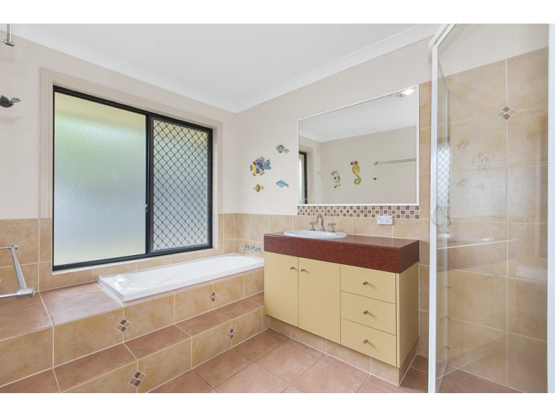 23 Daintree Close, Banora Point NSW 2486