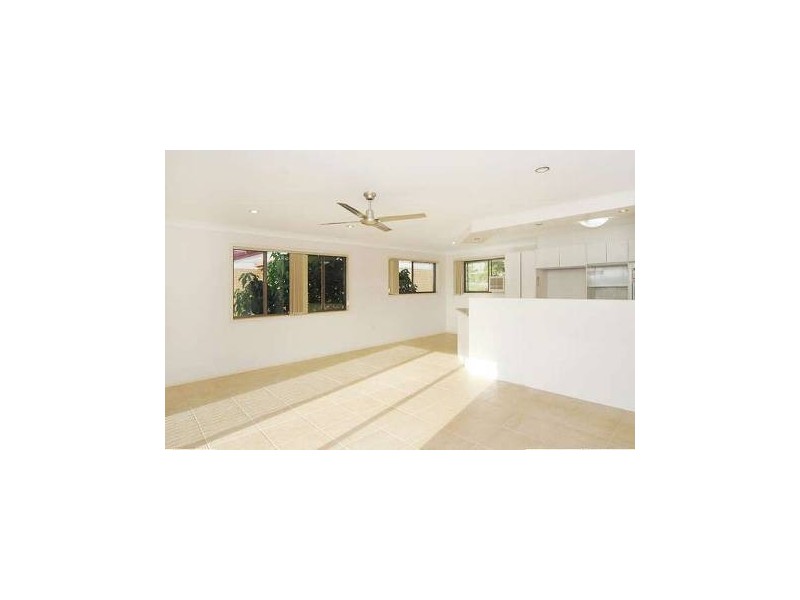 10 Cominan Ave, Banora Point NSW 2486