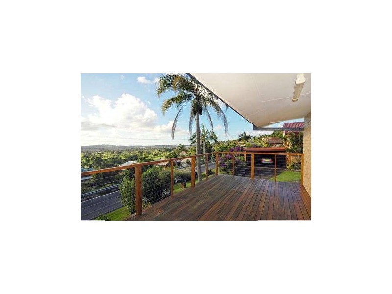 10 Cominan Ave, Banora Point NSW 2486