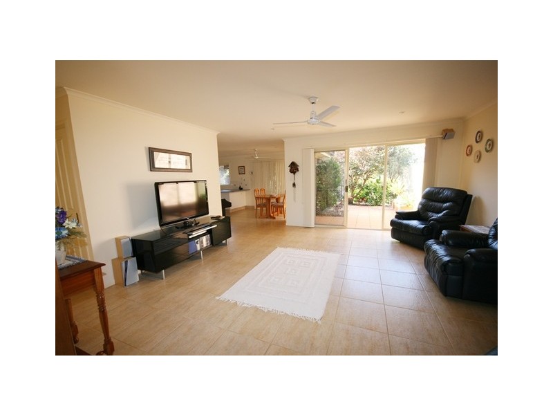 2 / 33 Foxhill Pl, Banora Point NSW 2486