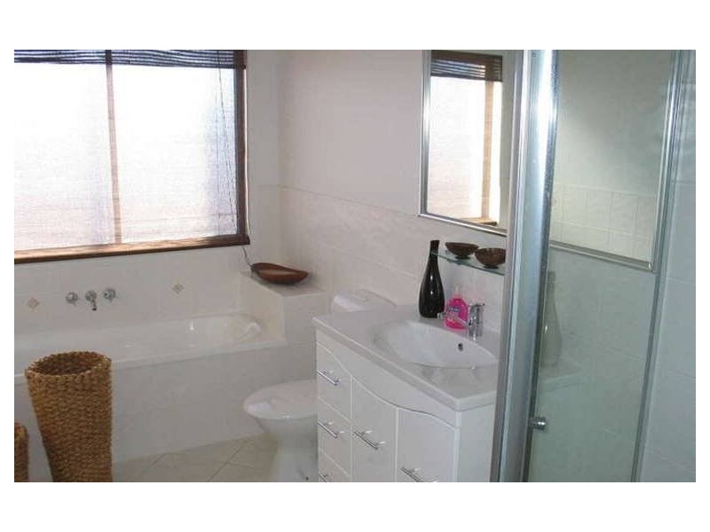 1 / 5 Bali Avenue, Palm Beach QLD 4221