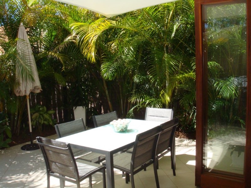 1 / 5 Bali Avenue, Palm Beach QLD 4221