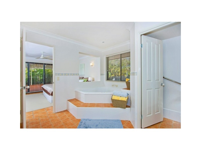 5 Birkdale Court, Banora Point NSW 2486