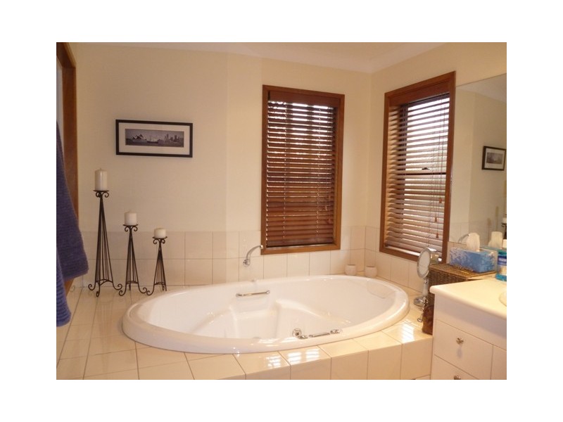 36 Tweed St, Coolangatta QLD 4225