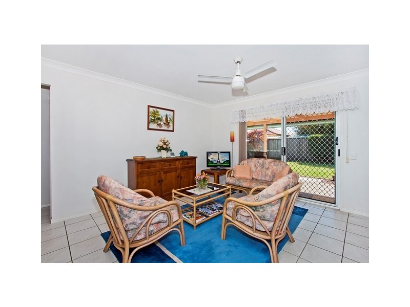 2 Kakadu Ct, Banora Point NSW 2486