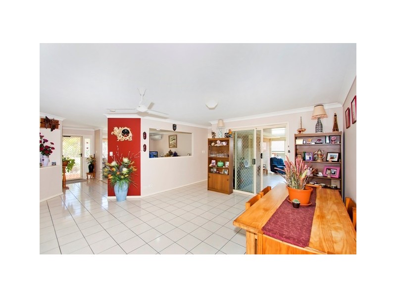 54 Honeymyrtle Dr, Banora Point NSW 2486