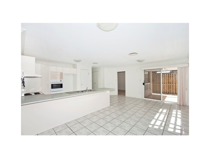 60 Winders Pl, Banora Point NSW 2486