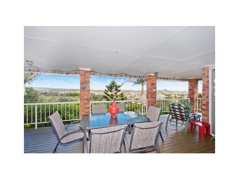 31 Castlecrag Ave, Banora Point NSW 2486