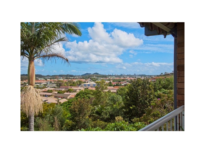 31 Castlecrag Ave, Banora Point NSW 2486