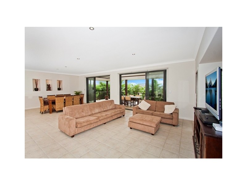 26 Buncrana Tce, Banora Point NSW 2486