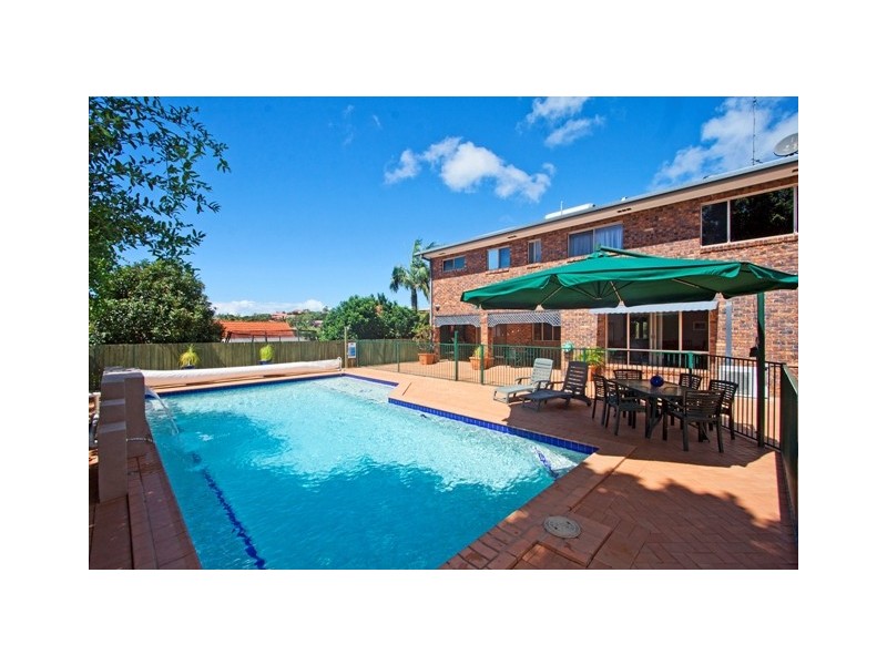 8 Amaroo Dr, Banora Point NSW 2486