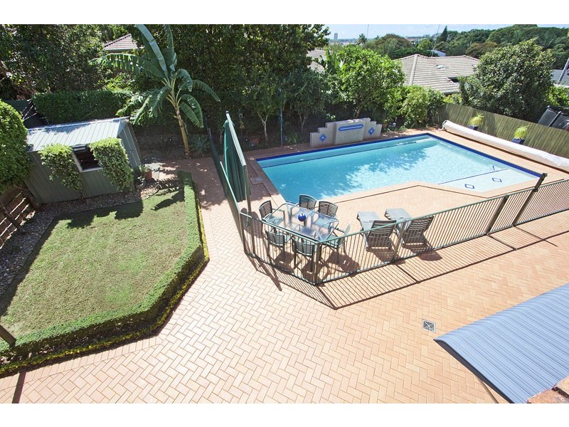 8 Amaroo Dr, Banora Point NSW 2486
