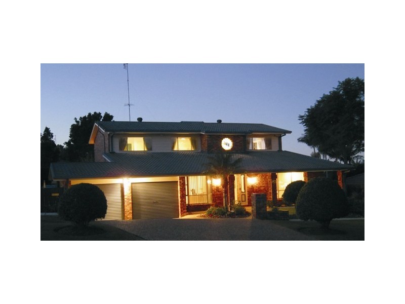 8 Amaroo Dr, Banora Point NSW 2486