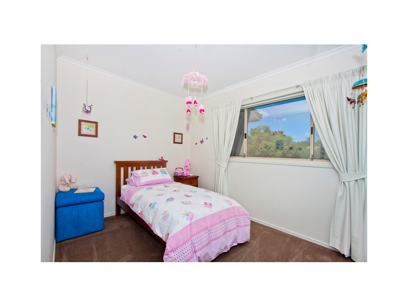 8 Amaroo Dr, Banora Point NSW 2486