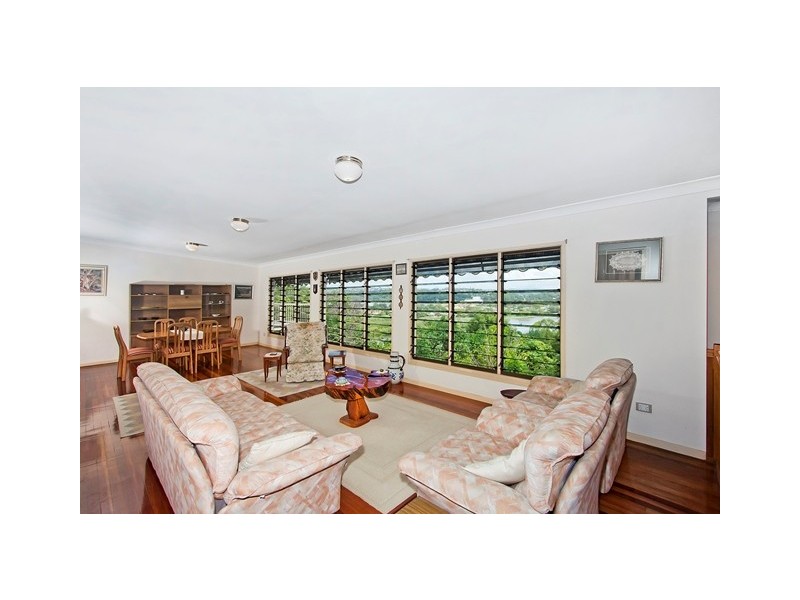 2 Lakeview Pde, Tweed Heads South NSW 2486