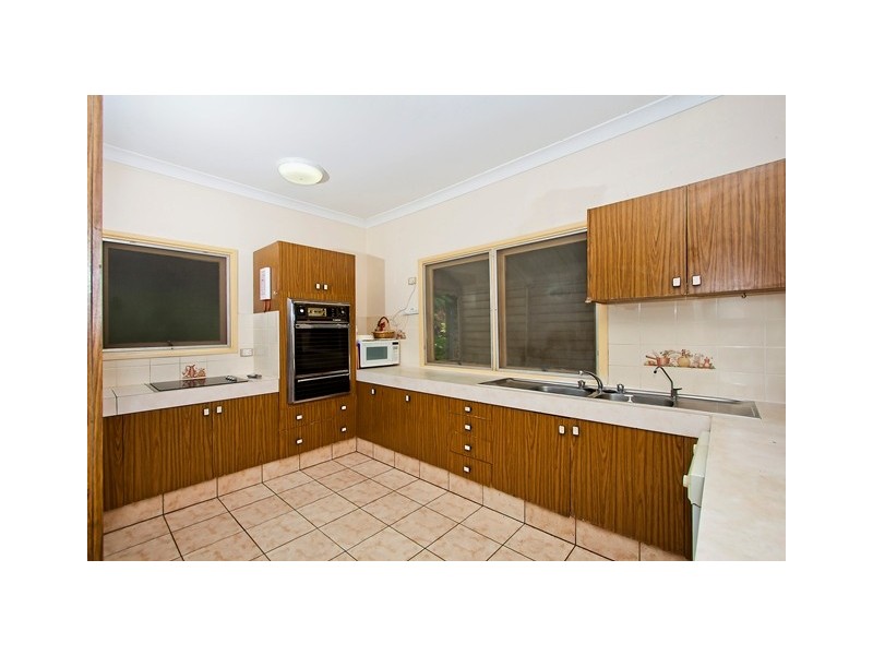 2 Lakeview Pde, Tweed Heads South NSW 2486