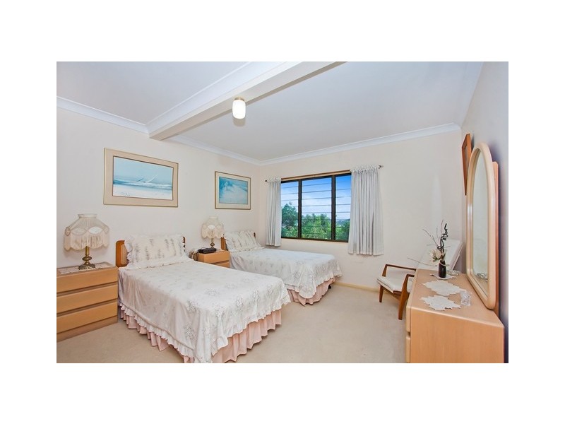 2 Lakeview Pde, Tweed Heads South NSW 2486