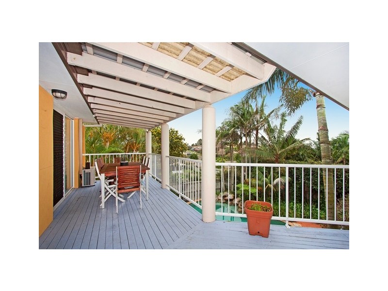 6 Chestnut Dr, Banora Point NSW 2486