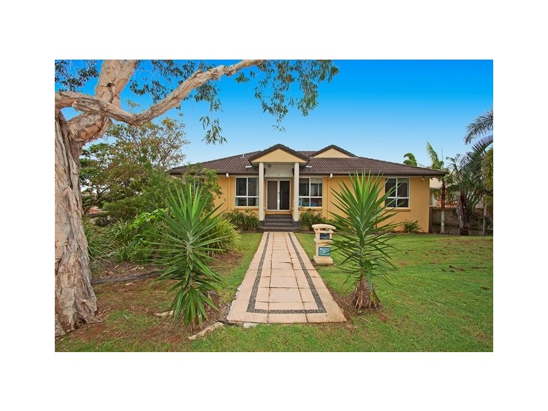 6 Chestnut Dr, Banora Point NSW 2486