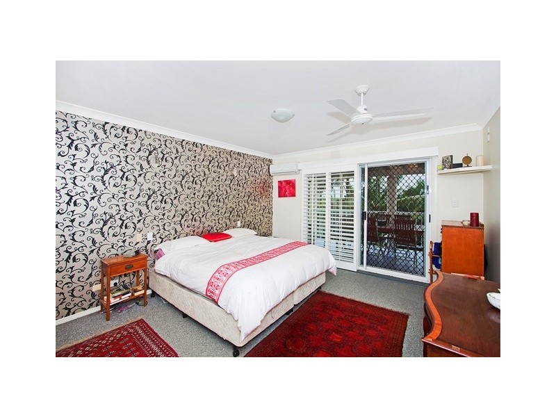 6 Chestnut Dr, Banora Point NSW 2486