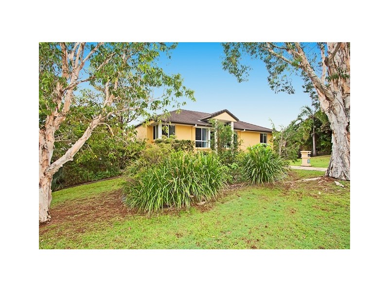 6 Chestnut Dr, Banora Point NSW 2486