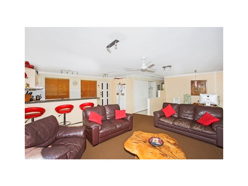 25 Castlecrag Ave, Banora Point NSW 2486