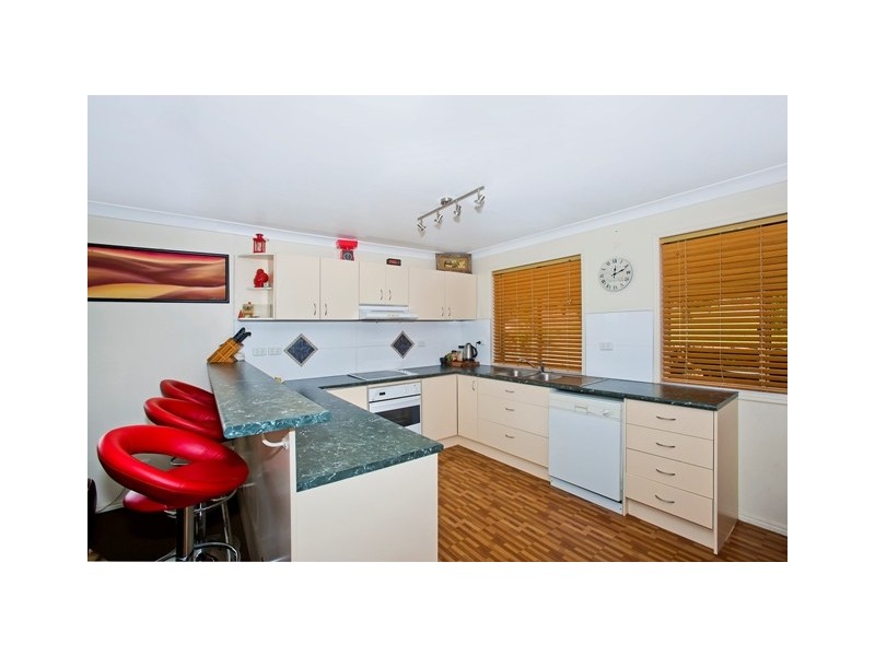 25 Castlecrag Ave, Banora Point NSW 2486