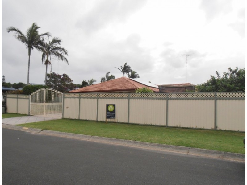 15 Carolina Cl, Elanora QLD 4221