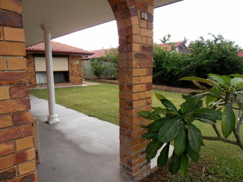 15 Carolina Cl, Elanora QLD 4221