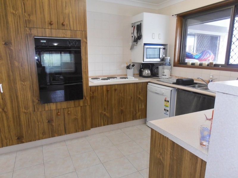 15 Carolina Cl, Elanora QLD 4221