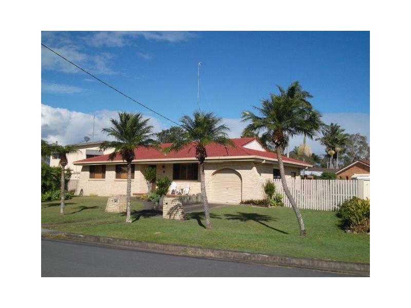 8 Sunset Boulevard, Tweed Heads West NSW 2485