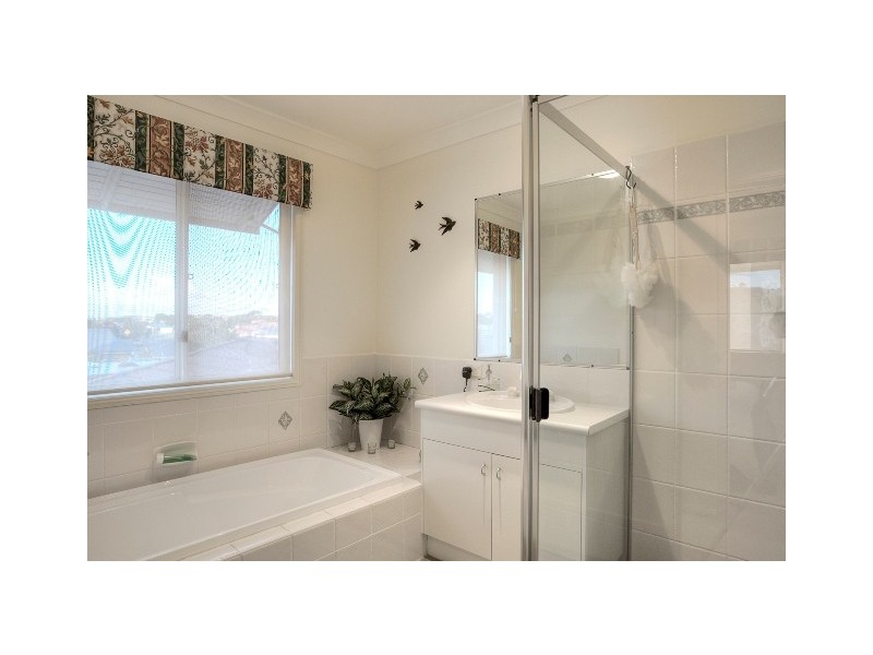 1 New Farm Place, Banora Point NSW 2486