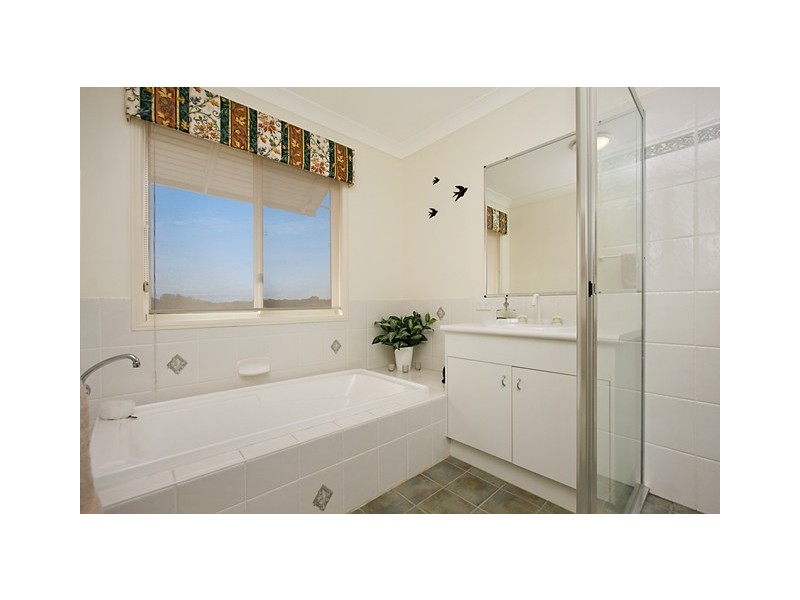 1 New Farm Place, Banora Point NSW 2486