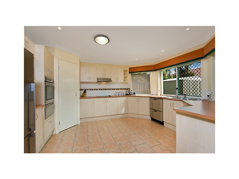 1 New Farm Place, Banora Point NSW 2486