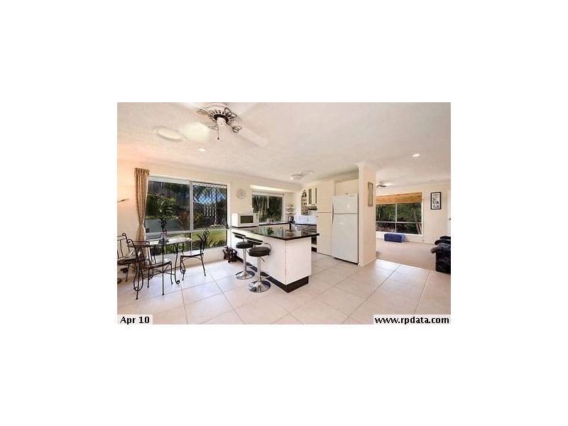 2 Mariners Crescent, Banora Point NSW 2486