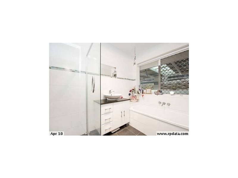 2 Mariners Crescent, Banora Point NSW 2486